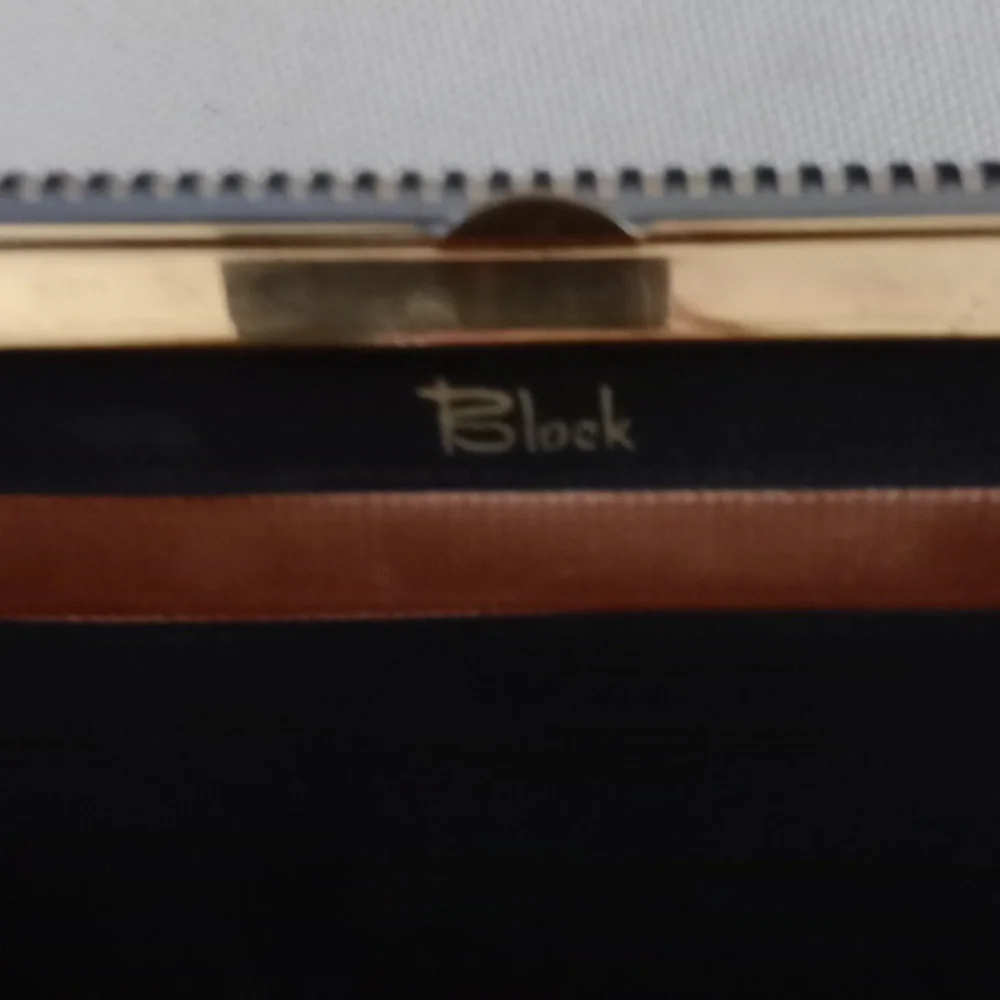 Classic Black Shoulder Bag with Glossy Material and Structured Shape - Picture 8 of 8